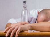 Массовое отравление алкоголем в Индии: 131 погибший