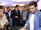 Зеленский намерен сегодня поговорить с Макроном и Меркель