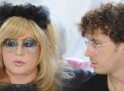 Пугачева и Галкин появились на публике в модных костюмах