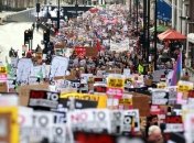 В Лондоне многотысячный протест призвал отменить визит Трампа