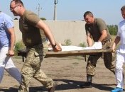 Из зоны АТО на вертолете забрали тяжело раненых бойцов