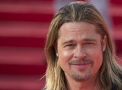 Брэда Пита "застукали" за поцелуем с Лиззи Каплан