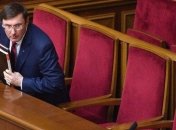 Луценко заявил, что Генпрокуратура закроет дело в отношении Захарченко