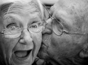 Почему женщины живут дольше мужчин?