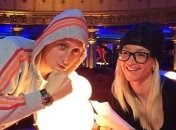 Бузова показала фотографии с новогоднего выпуска Comedy Club