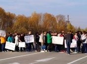 На Житомирщині вчителі блокували міжнародну трасу через зарплатні борги