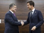 Порошенко надеется, что Нидерланды ускорят получение безвиза украинцами