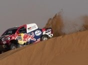 Гонщики Дакара получили серьезные травмы после памятного прыжка