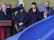 Неизвестные попытались сорвать встречу Порошенко с избирателями в Стрыю 