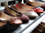 На все случаи жизни: 7 базовых моделей обуви, которая всегда остается в тренде