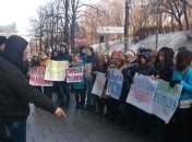 Студенты устроили митинг под зданием КМУ за невыплату стипендий
