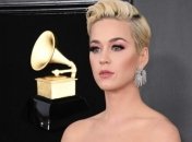 "Грэмми 2019" : платье Кэти Перри сравнили со сладкой ватой