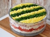 Красивый и сытный салат