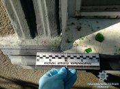 В Одесской области в окно жилого дома бросили бутылку с неизвестной жидкостью
