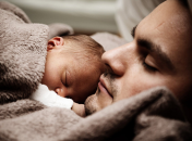 В Украине отцы смогут уходить в отпуск по рождению ребенка