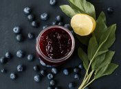 Это варенье имеет отличный вкус и аромат (изображение создано с помощью ИИ).