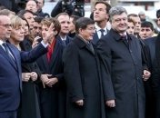 В АП рассказали, о чем Порошенко говорил с Олландом и Меркель