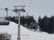 В Чехии из-за поломки подъемника 71 лыжник "завис в воздухе"