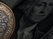 После выборов в Греции падает евро 