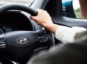 "Очень темный" белый: Hyundai добавил "изюминку" в модель Kona (Фото)