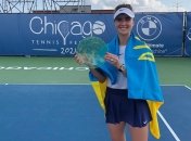 Еліна Світоліна з трофеєм в Чикаго