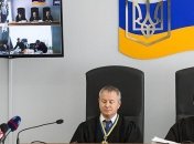 Госадвокат Януковича просит суд выделить деньги на поездку к подзащитному