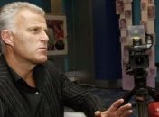 На вулиці Амстердама після телешоу напали на відомого журналіста, випустивши 5 куль в голову: подробиці (фото)