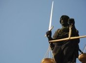 Уборщица в Греции получит 10 лет тюрьмы за ложь об образовании