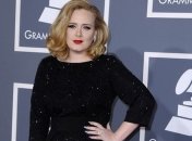 Адель лишили лидерства