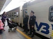 "Руководствуемся рекомендациями Минздрава": УЗ запретила продавать еду в поездах