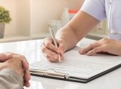 Украинцев призвали начинать поиски семейных врачей