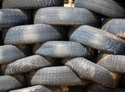 Серьезная опасность для экологии: ученые смогли сделать топливо из старых шин