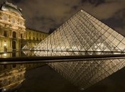 Директор Лувра покинет пост