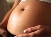 Женщина родила одновременно две пары близнецов