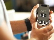 Компания из Италии выпустила карманный дрон для селфи