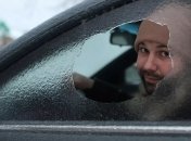 Машина зимой покрылась льдом