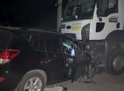 Под Днепром грузовик подмял под себя вылетевшую на встречку Toyota: много погибших (фото)