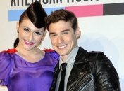 Дуэт Karmin выпустил яркий и простой видеоклип