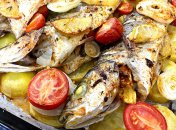 Запеченого в духовці сибаса можна приготувати до обіду або вечері