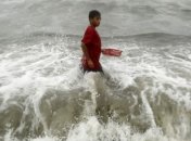 На Китай обрушился мощный шторм: сотни тысяч эвакуированы