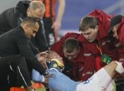 В Венесуэле футболисту вылечили травму прямо на поле (Видео)