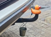 Гумова качечка на фаркопі