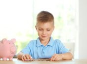 Мільйонери на мінімалках: як допомогти дітям заробити свої перші гроші