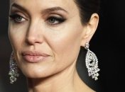 Анджелина Джоли отреагировала на развод Энистон и Теру