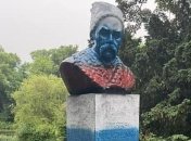 Российские болельщики изуродовали бюст Шевченко в Дании, не забыв про Крым и НАТО (фото, видео)