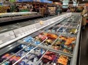 Українців закликають бути обачними під час покупки літніх солодощів