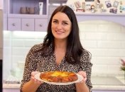 "Перевернутый пирог": судья "МастерШеф" показала, как приготовить французский тарт Татен (Видео)