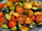 Курица с овощами - прекрастный вариант витаминного ужина