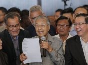 Впервые за 60 лет: Парламентские выборы в Малайзии выиграла оппозиция