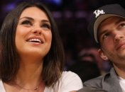 Эштон Катчер приучает дочь к футболу